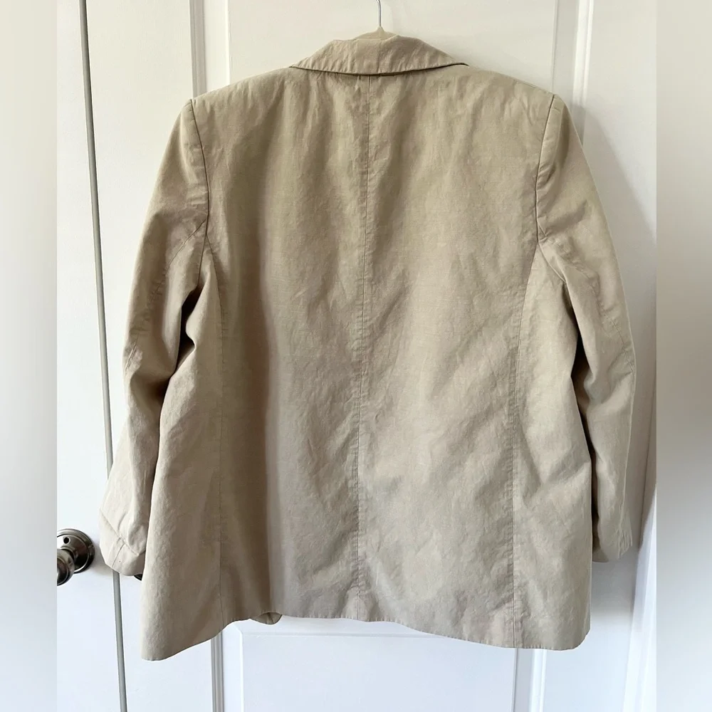 H&M Women’s Cream Blazer | Size Large - Picture 3 of 6
